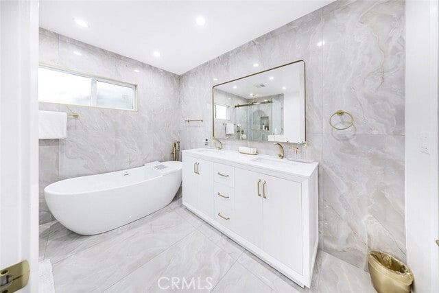 Building Photo - 7306 Farmdale Ave