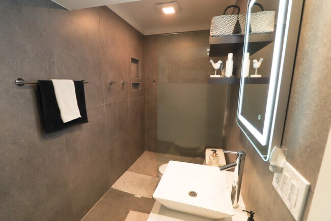 Building Photo - 9639 Spyglass Ave