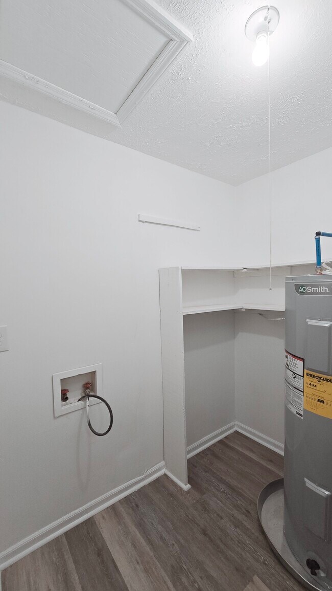 Building Photo - Monetta Apartments