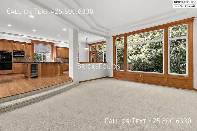 Building Photo - Luxurious 4-bedroom home in Sammamish with...
