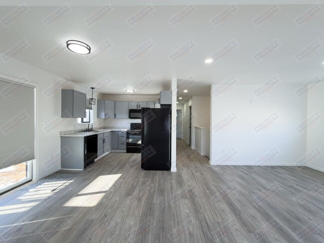 Building Photo - Completely remodeled home!