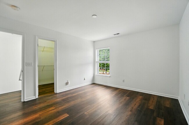 Building Photo - (Coming Soon) Townhome in Pineville – Quie...