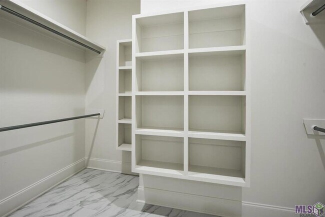 Building Photo - 7644 Jeter Dr