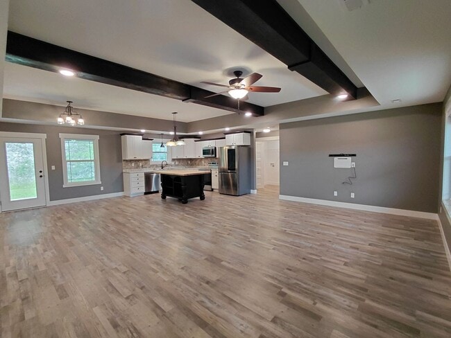 Building Photo - Beautiful home close to post