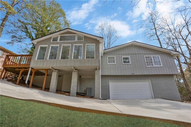 Building Photo - 3325 Kingfisher Dr