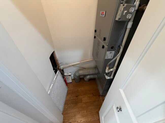 Building Photo - 1347 N Sedgwick St