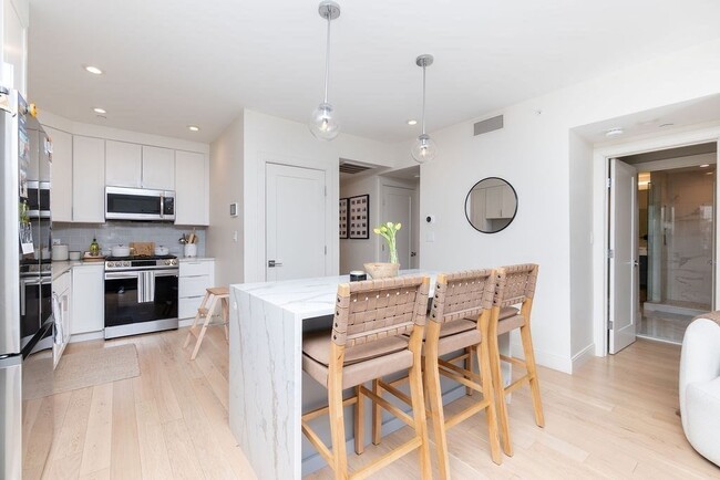 Building Photo - 69 Lubec St