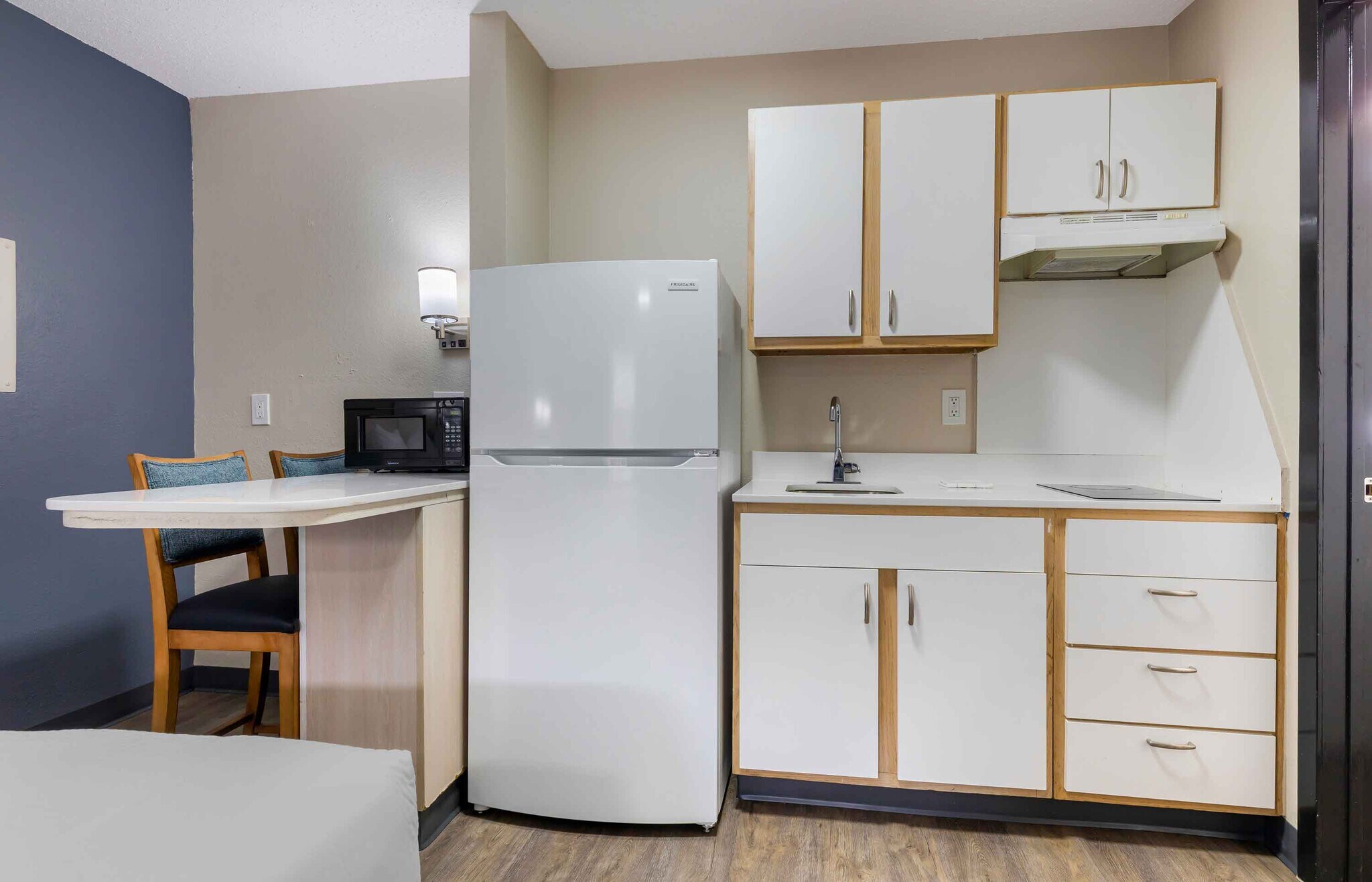 Building Photo - Furnished Studio-Arlington