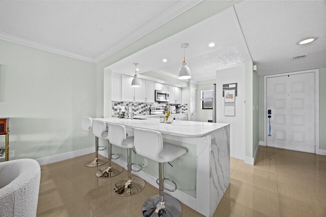 Building Photo - 12926 Briarlake Dr