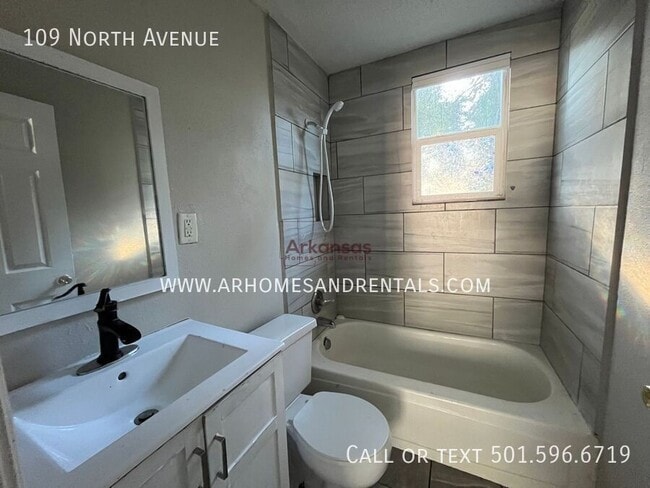 Building Photo - 109 North Ave