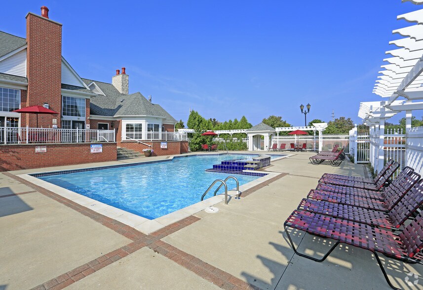 Brandywine Apartments 7950 Brandywine Blvd West Bloomfield MI 48322