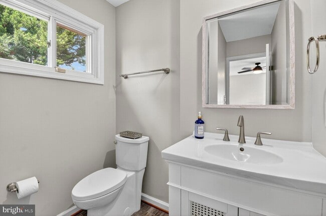 Building Photo - 6801 Trowbridge Pl