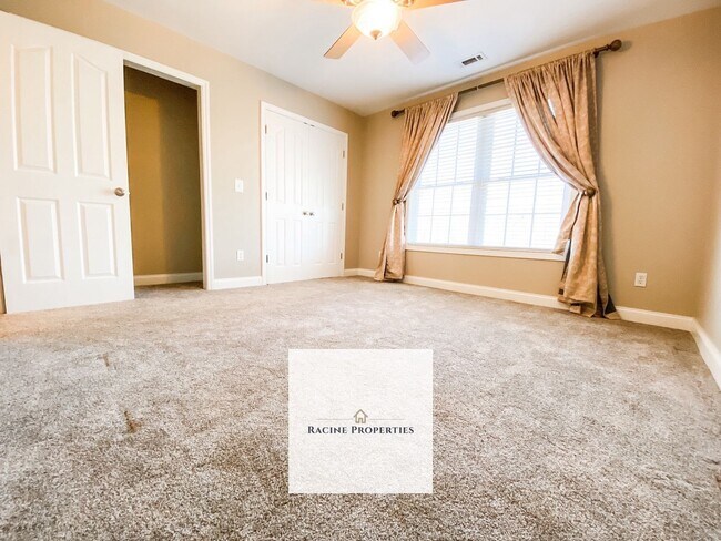 Building Photo - **Your Dream Home Awaits in This Exceptional Cul-de-Sac Retreat**