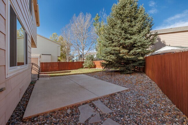 Building Photo - Beautiful 4 bedroom 2-story home in 80925