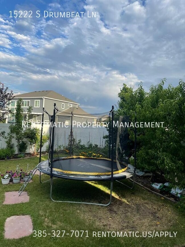 Building Photo - 15222 Drumbeat Ln