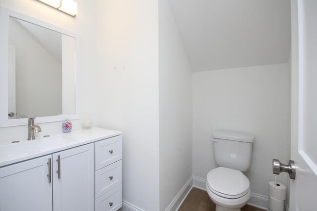 Building Photo - Luxury Three Bedroom Townhouse in Lincolnton