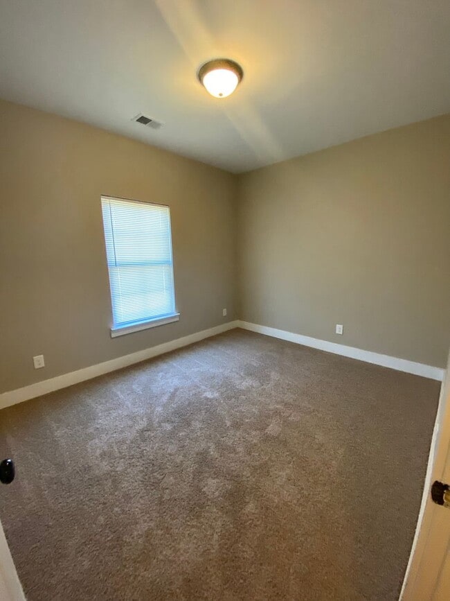 Building Photo - Home for rent in Maylene! Available to Vie...