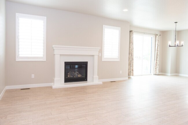 Building Photo - Modern Farmhouse Rambler – 7 Bed, 4 Bath –...