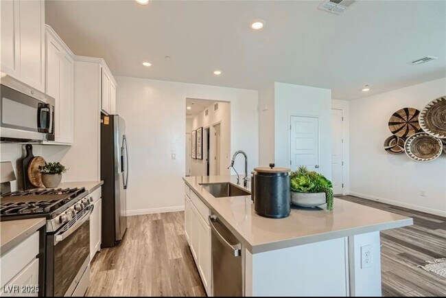 Building Photo - 9357 Aria Rdg Ave