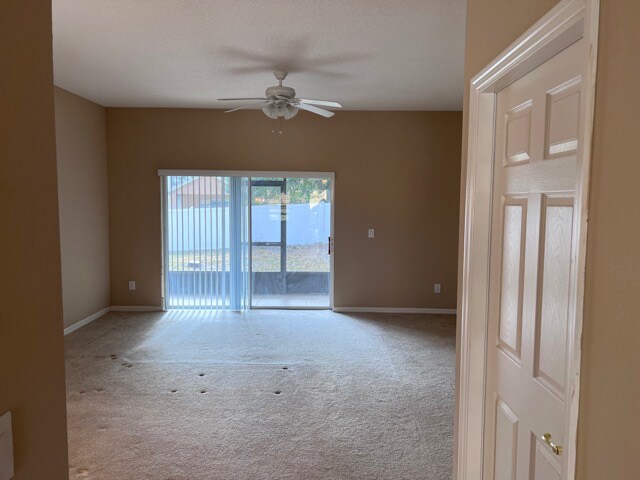 Building Photo - 2160 Retreat View Cir
