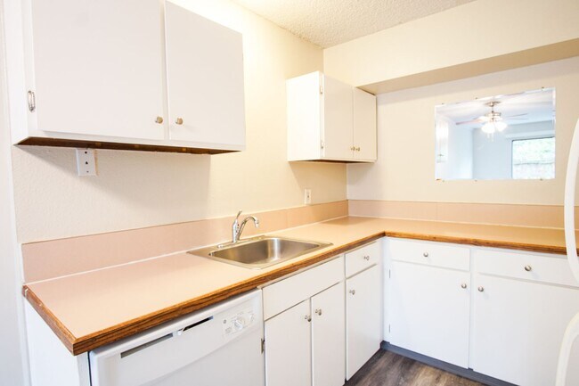 Building Photo - 3110 SW 13th Ave
