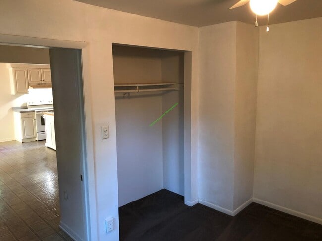 Building Photo - Available January 15th - 2 Bedroom, 1 Bathroom Single Family Home