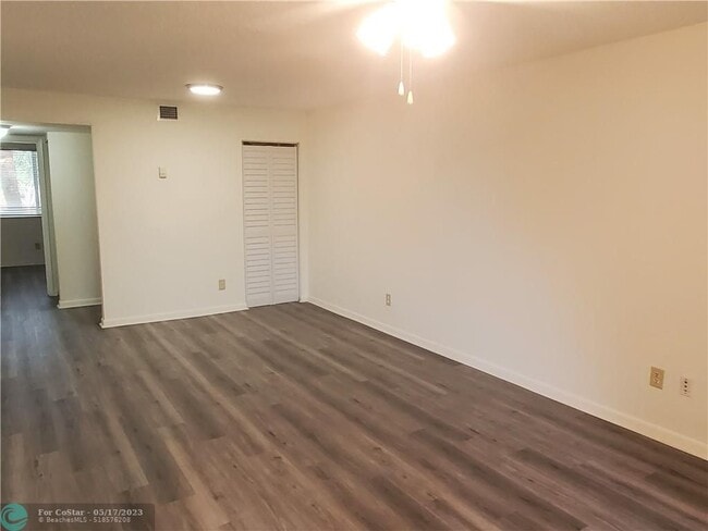 Building Photo - 724 NW 91st Terrace