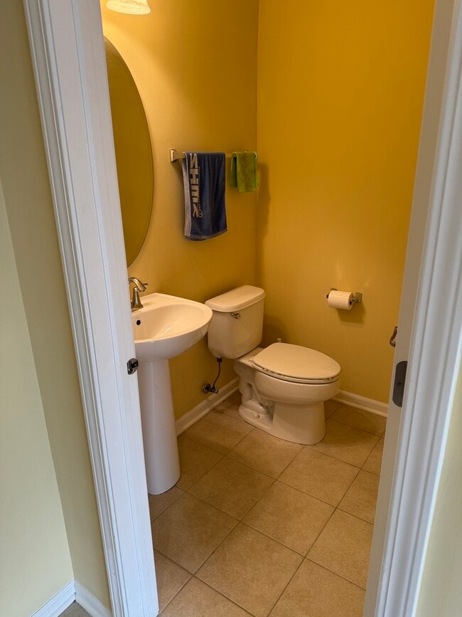 Building Photo - 2225 S Crambourne Way