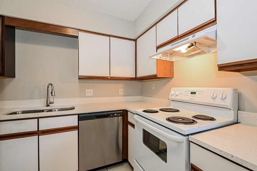 Building Photo - 9359 Genna Trace Trail