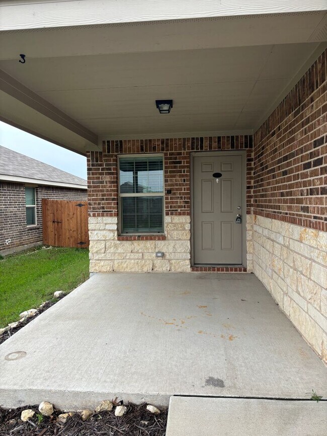 Building Photo - EMISD***3/2/2****