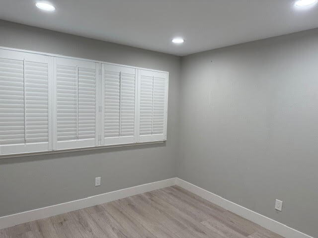 Building Photo - Beautifully remodeled/updated condo !