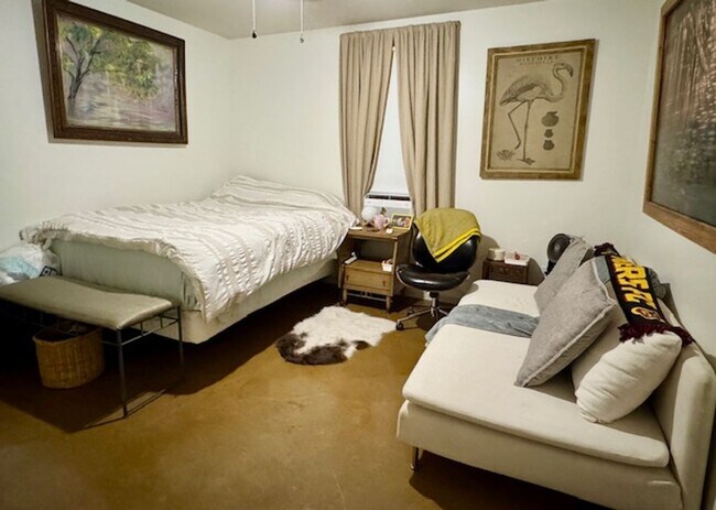 Building Photo - FULLY FURNISHED AND UTILITIIES INCLUDED FOR RENT