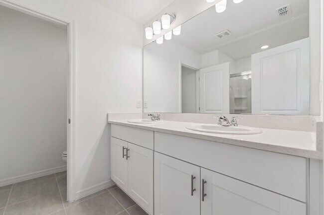 Building Photo - Spacious 5 Bedroom with 3 Baths + Bonus & 2,673 Sq Ft of Comfort in Edgewater, FL!