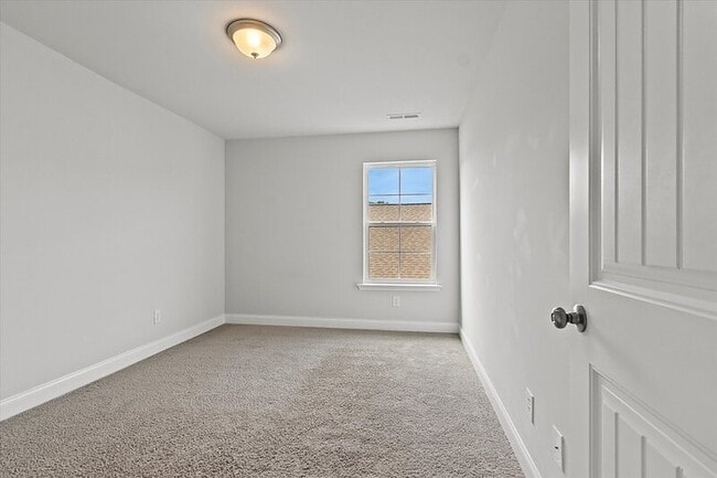 Building Photo - 292 Abercorn Dr