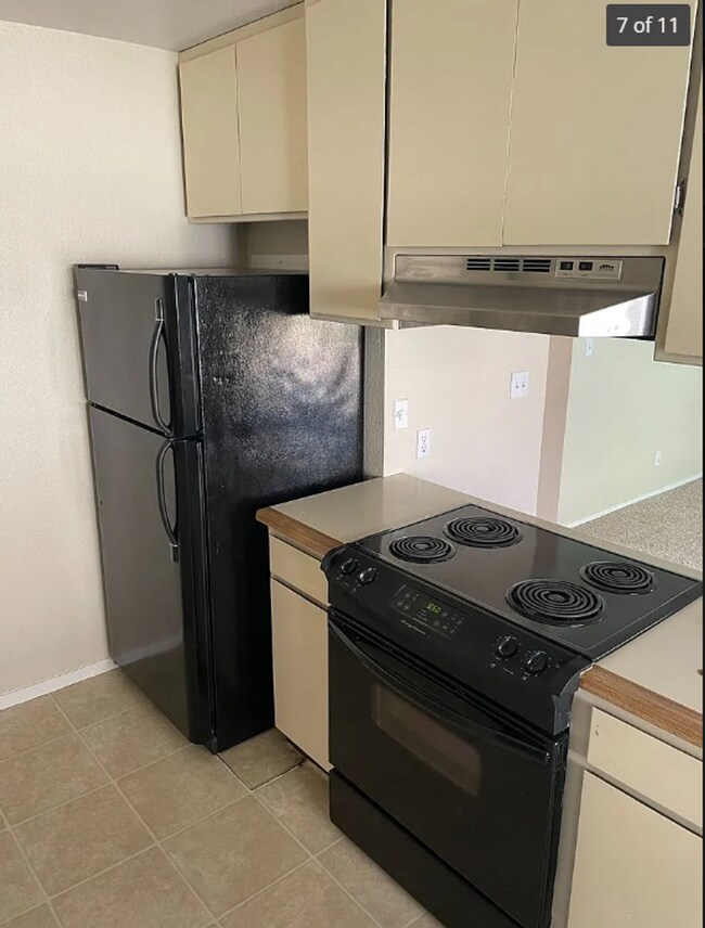 Building Photo - 2 Bed 1 Bath