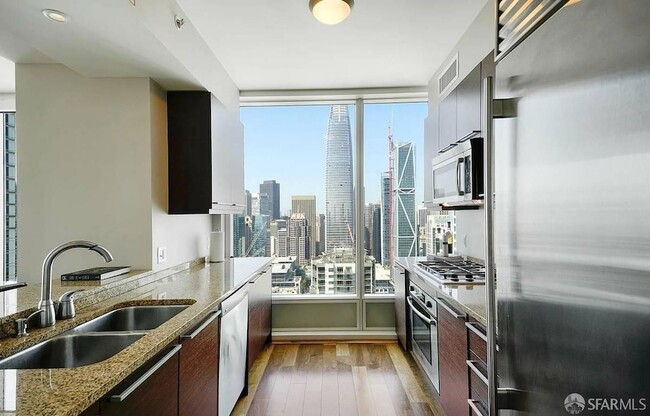 Building Photo - 425 1st St