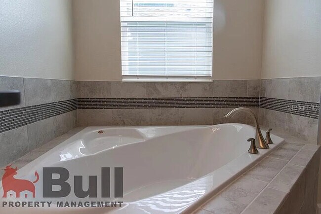 Building Photo - 11842 Epic Ave