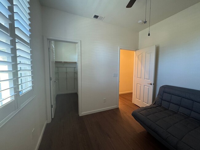 Building Photo - Stylish Single-Story 3 Bed 2 Bath Home For...