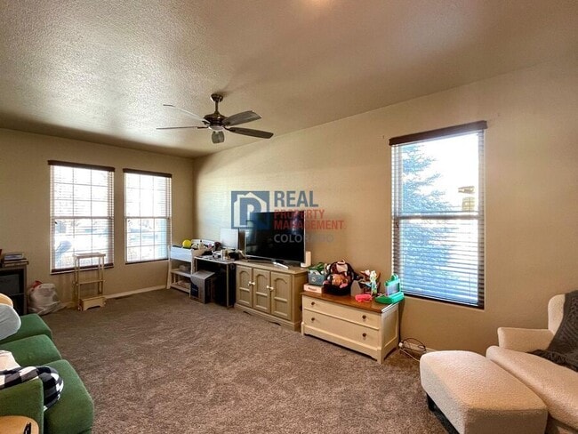 Building Photo - 10503 Country Park Point