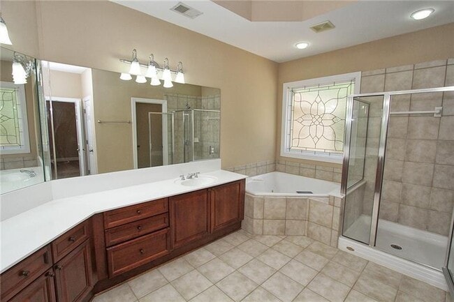 Building Photo - 3029 Woodwalk Dr SE