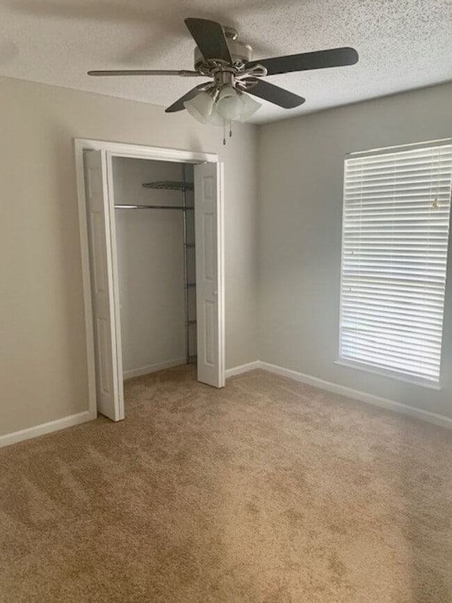 Building Photo - 3 Bd / 2 Bath Home in Pinehurst Subd.