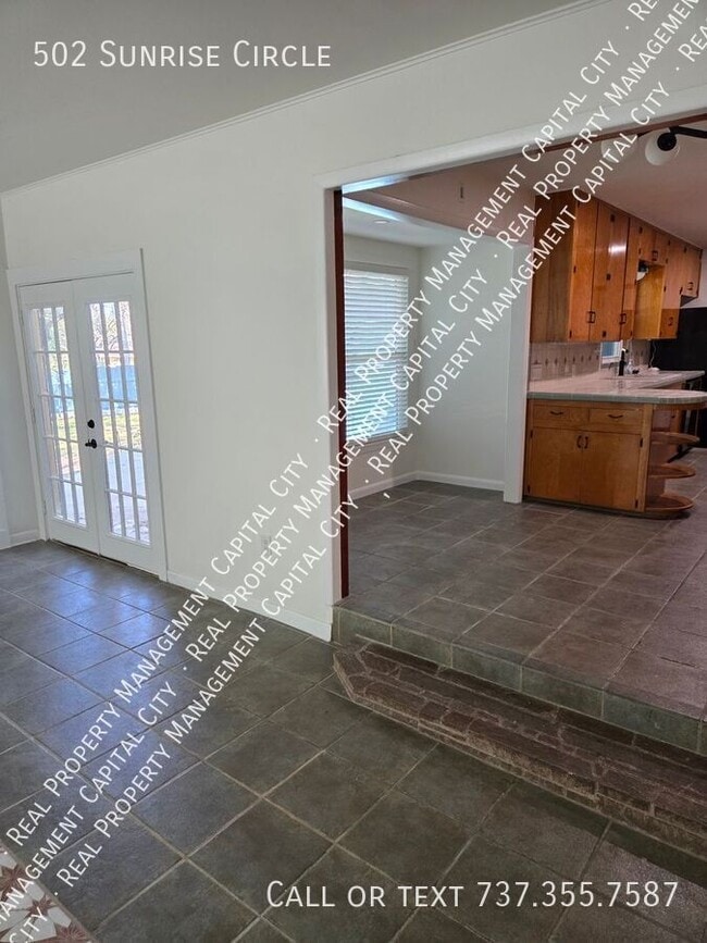 Building Photo - 502 Sunrise Cir