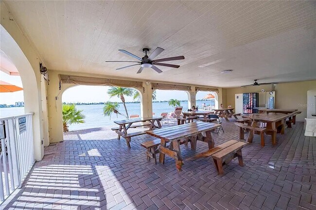 Building Photo - 10th FLR 2B/2BA Waterfront with Panoramic Intercoastal Views in 55+ Community