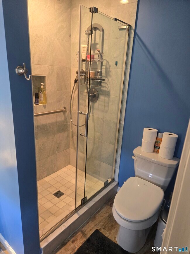 Building Photo - 57 Beachside Ave