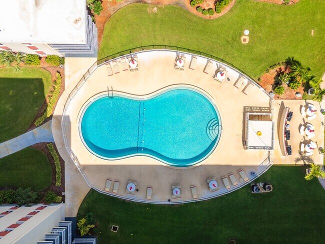 Building Photo - Riverfront 1-Bedroom Condo with Intracoastal Views – Daytona Beach, FL