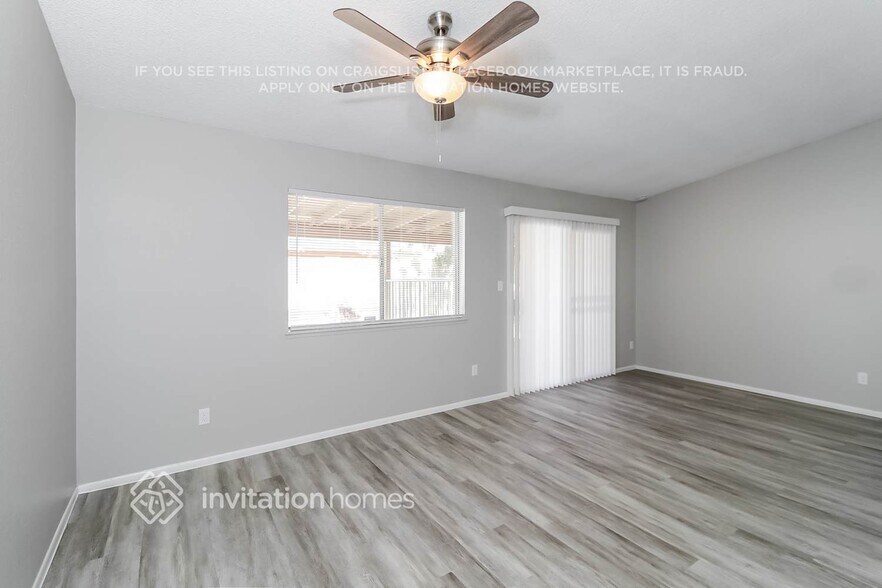 Building Photo - 1208 W Topeka Dr