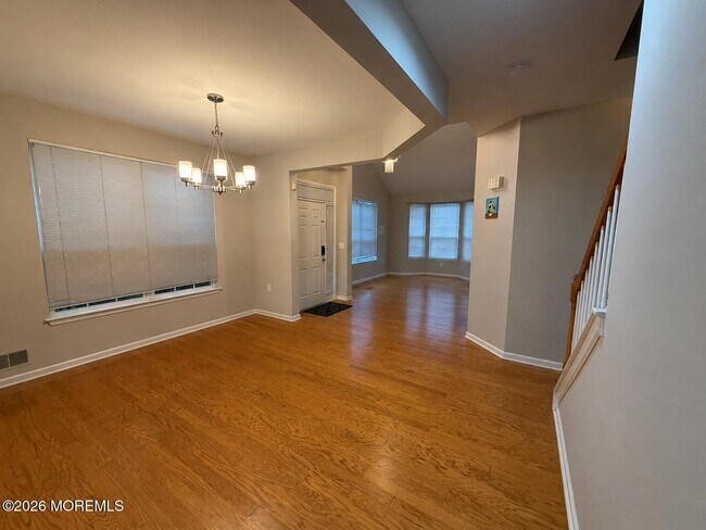 Building Photo - 222 Hidden Lake Dr