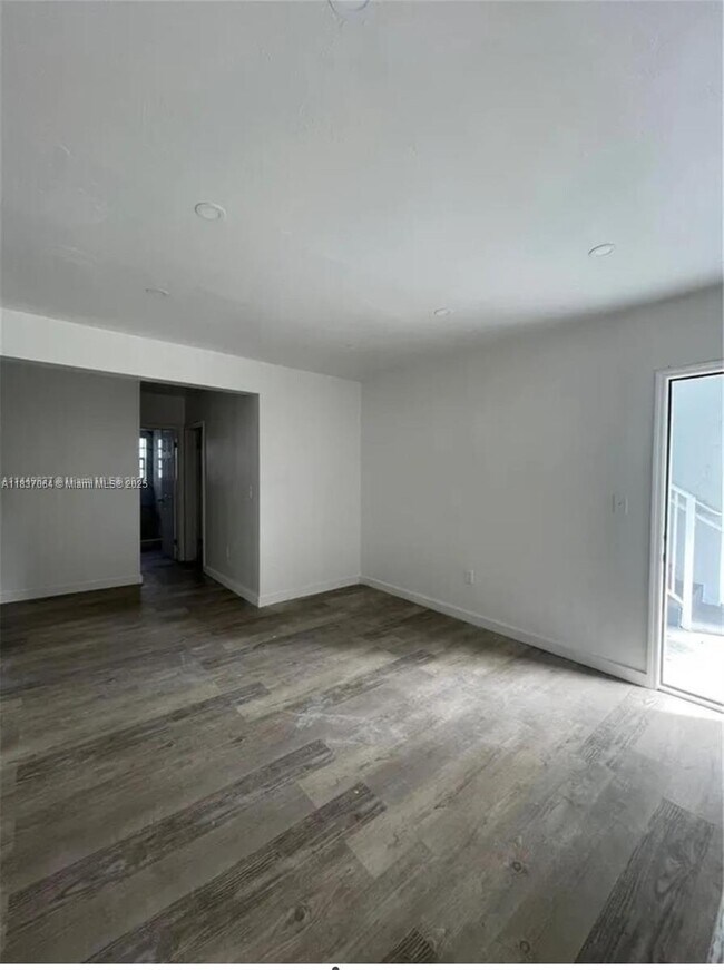 Building Photo - 7600 Dickens Ave