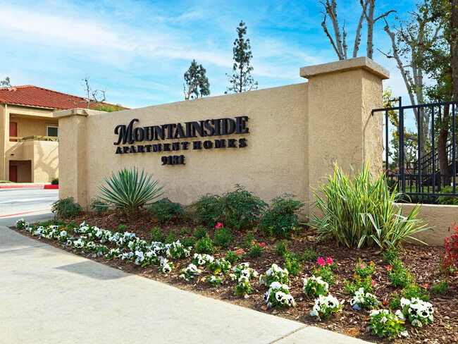 Building Photo - Mountainside