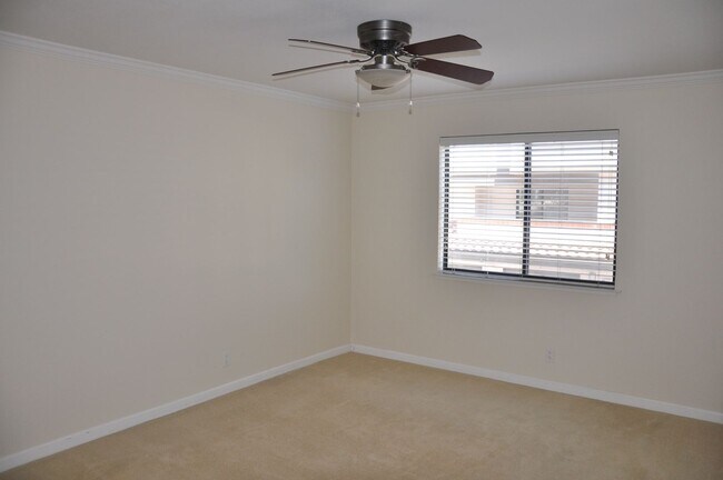 Building Photo - Gorgeous 2/2 near Hwy 101 & Fair Oaks with AC and Garage, 2 miles to Downtown Sunnyvale